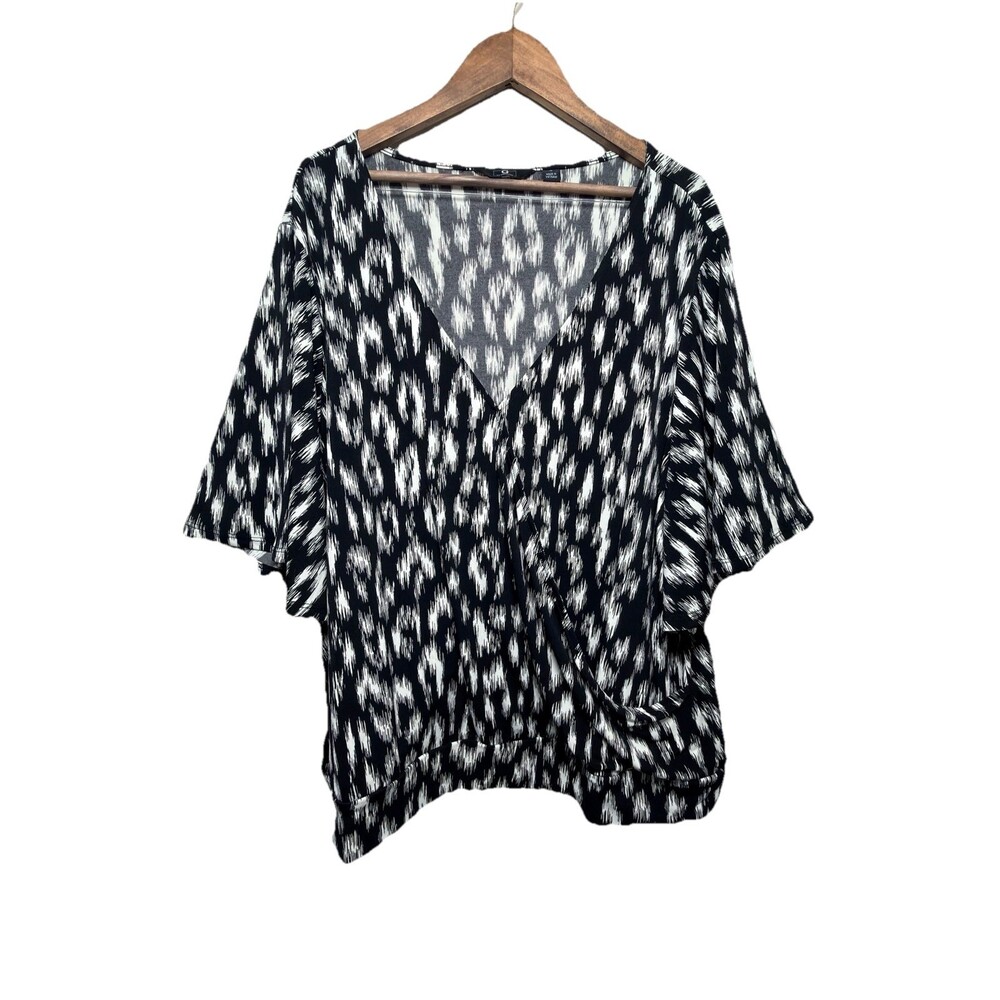 G By Giuliana Women’s 1x Aztec Print Black And White Blouse